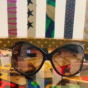 AUTHENTIC Gucci Black Bamboo Effect Oversized .